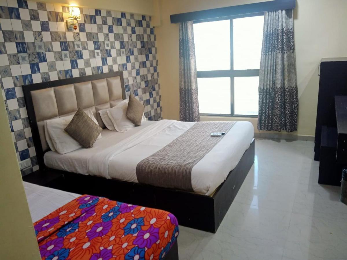 Hotel Dream Inn Ахмедабад Экстерьер фото