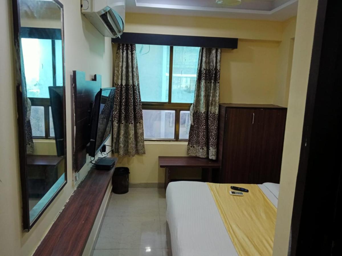 Hotel Dream Inn Ахмедабад Экстерьер фото